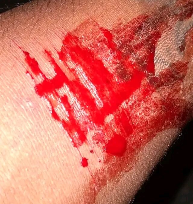 کون خریدے گا ہیروں کے