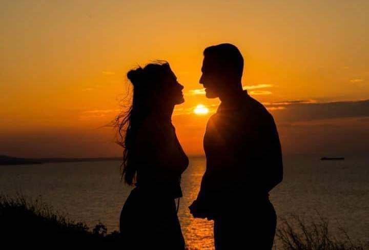 • ہر طرف بس تم ہی نظر آتے ہو۔