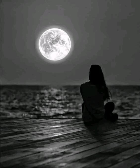 گلے ملتے ہیں