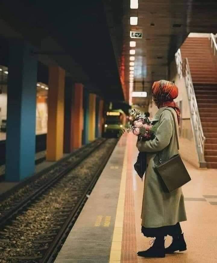 نیند آتی ہے مجھے رات بڑی مشکل سے