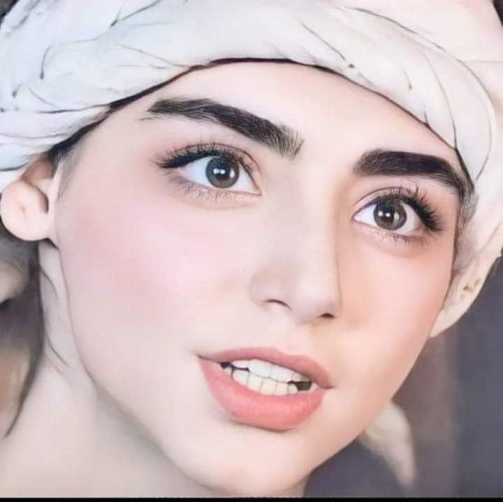 کہنے لگے وہ یہ کہ بڑے بدتمیز