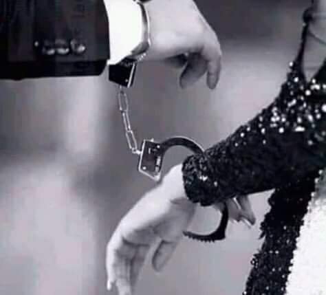 ‏بہت عجیب ہیں یہ بندشیں محبت_ کی